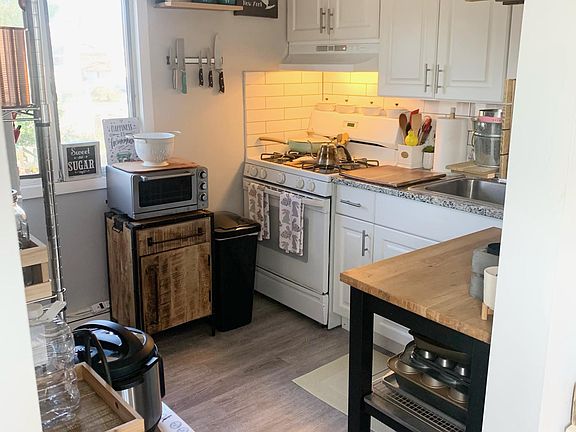 4th image of 290 40th St Floor 2