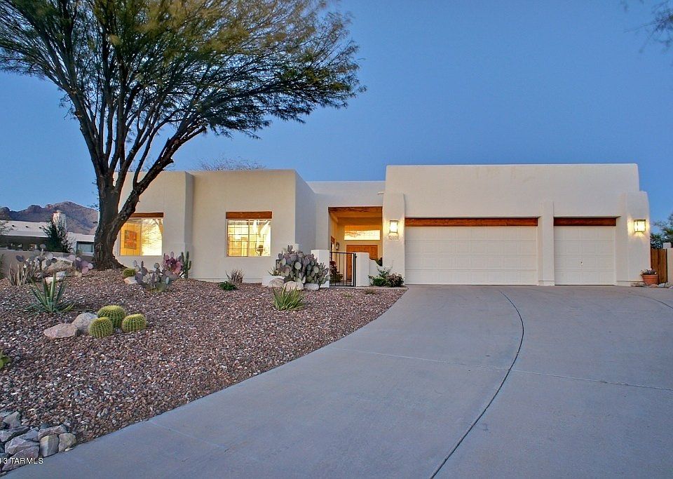 1st image of 371 E Hidden Quail Dr