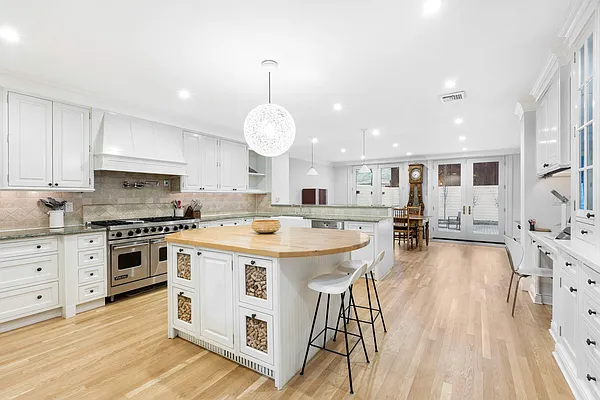 Sold by Vandenberg | media 6