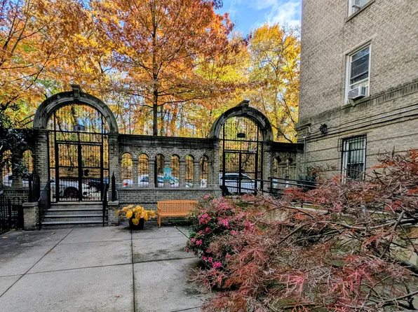 811 Walton Avenue image 12 of 13