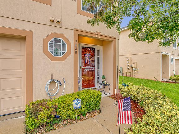 3rd image of 7088 Saint Ives Ct