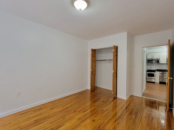 2nd image of 220 W 21st St APT 3e