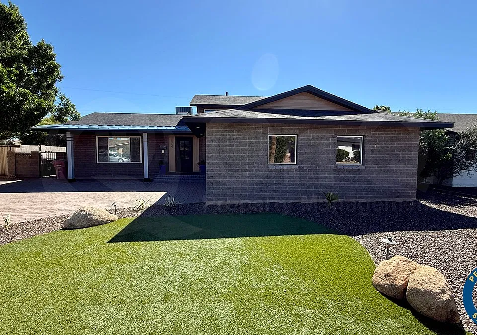 8737 E Valley Vista Dr