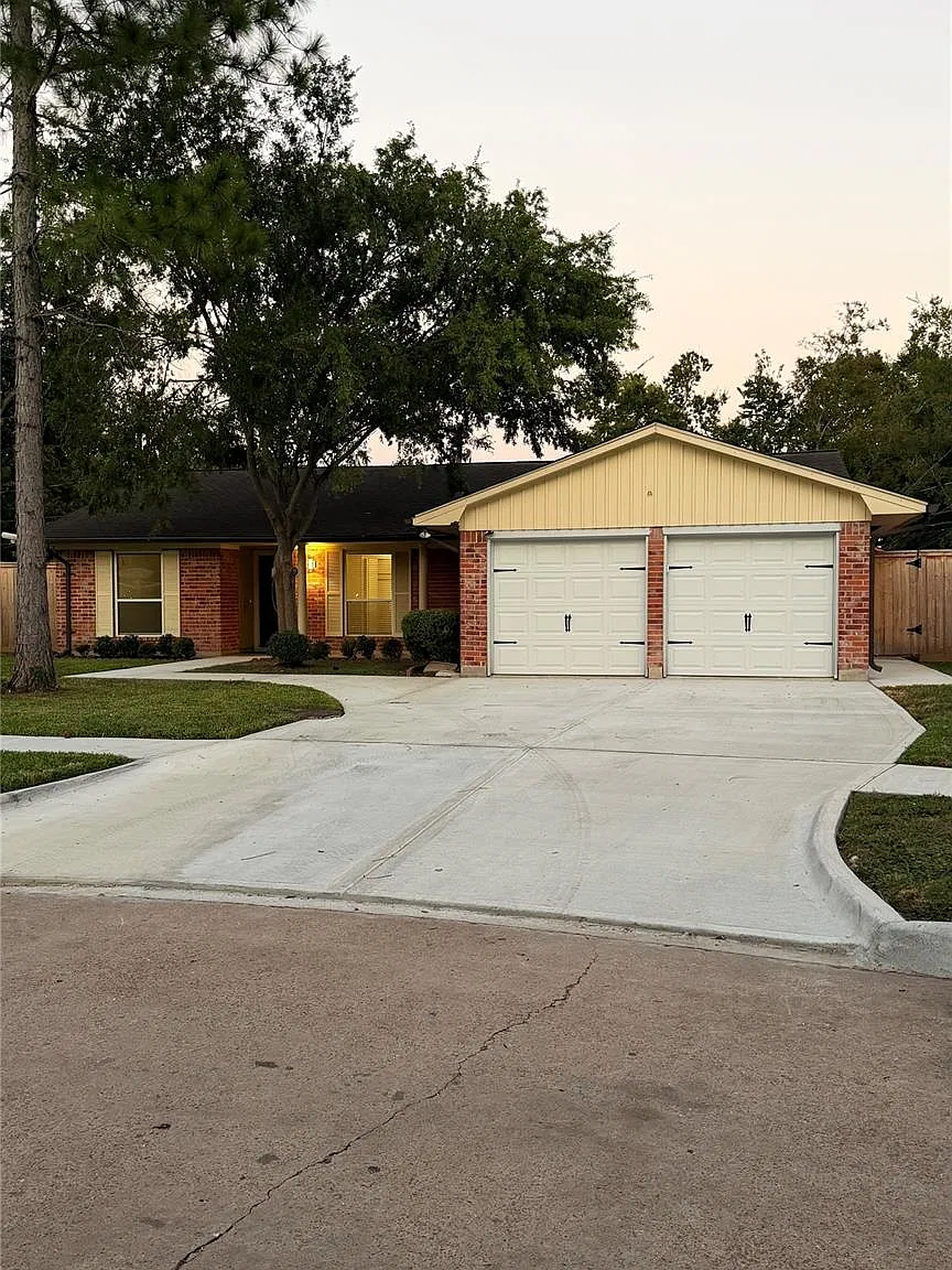4 bed, 2.0 bath, 2164 sqft, $2,800 — Photo 3