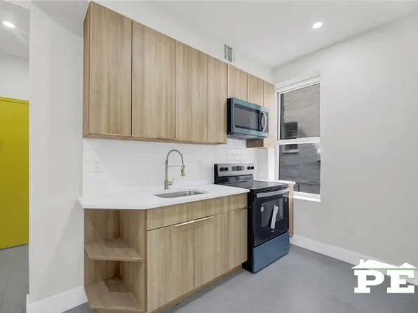 1715 Voorhies Avenue image 5 of 35