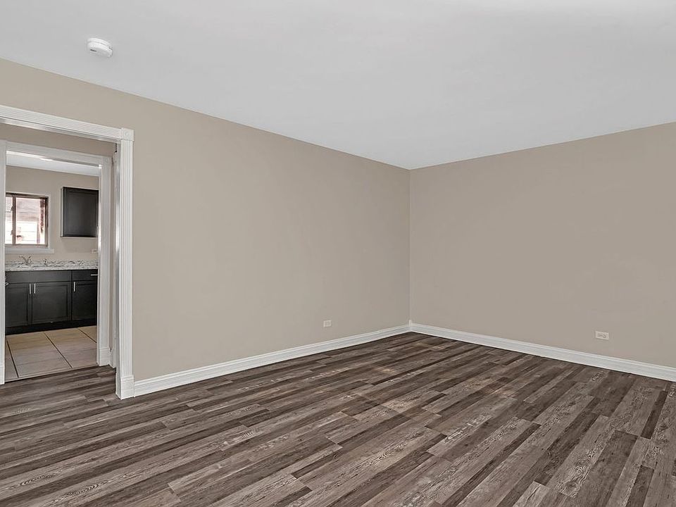 2nd image of 1512 Lincoln Pl