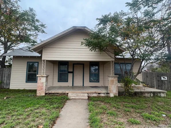604 N 9th St, Carrizo Springs, TX 78834