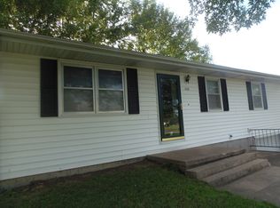 608 Ottawa Ave, Hiawatha, KS 66434