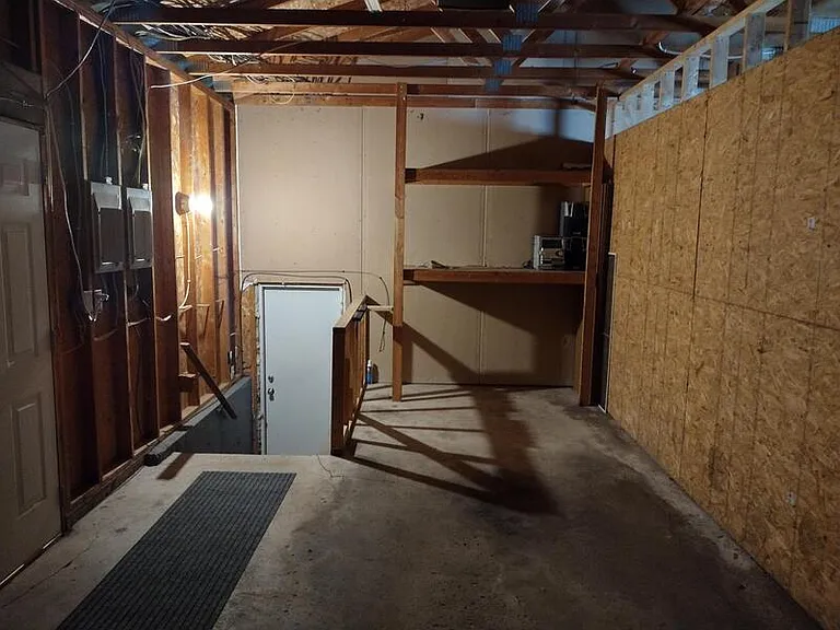1103 Arthur Ave — Photo 4
