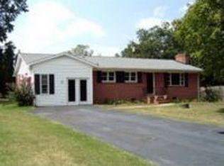 2934 Parkhurst Dr, Winston Salem, NC 27103