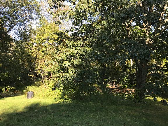 2nd image of 34 Sycamore Dr