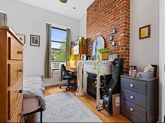 5th image of 913 Saint Johns Pl #3R