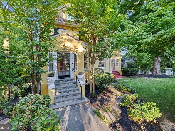 5201 38th St NW, Washington, DC 20015