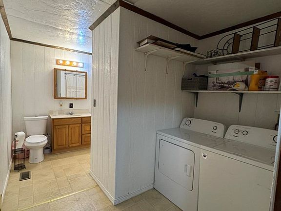 5th image of 214 E 6th St