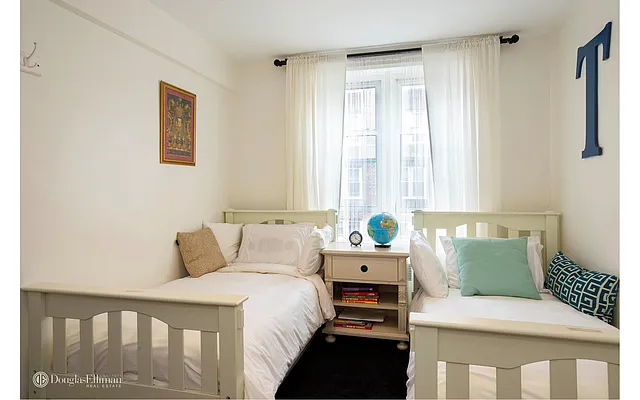 Sold by Douglas Elliman | media 35