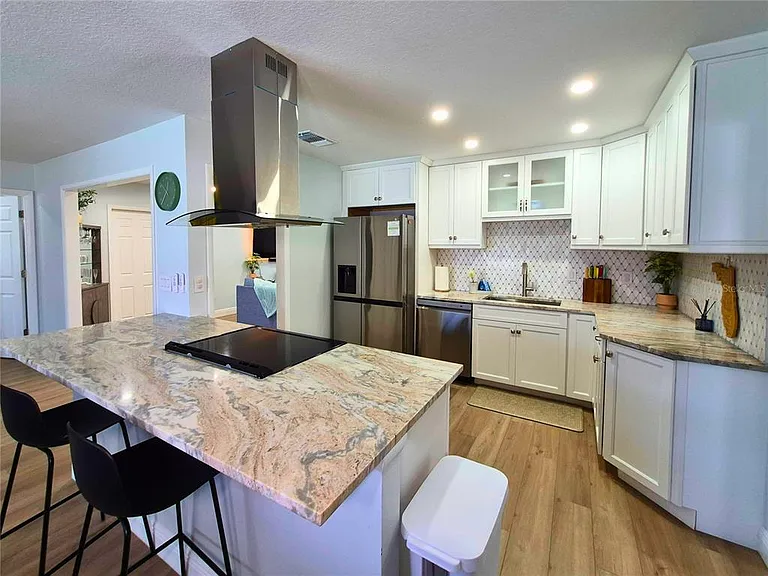 5314 36th Avenue Dr W — Photo 2