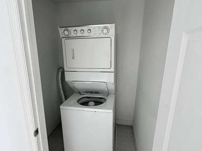 7516 NE 1st Ave #302 — Photo 11