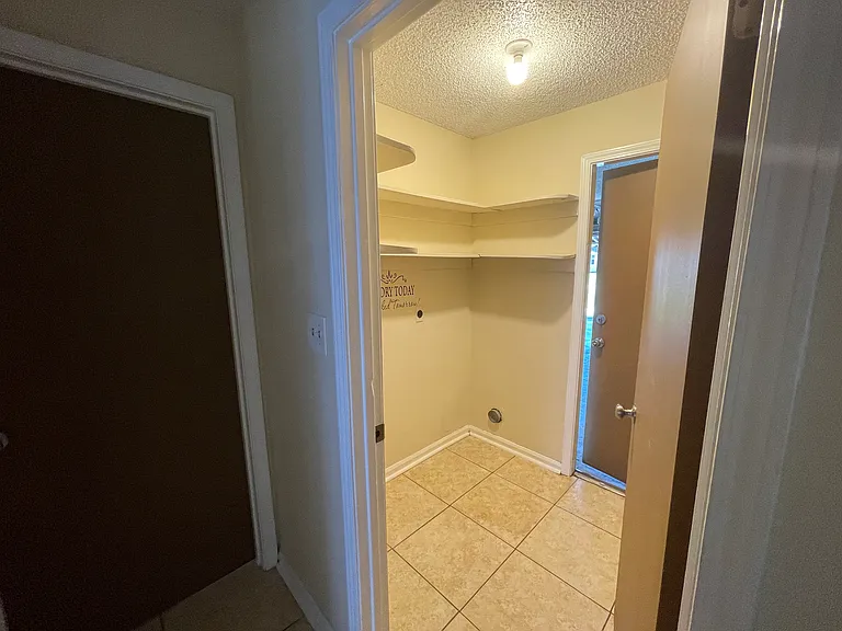 2679 Aberdeen Ct — Photo 16