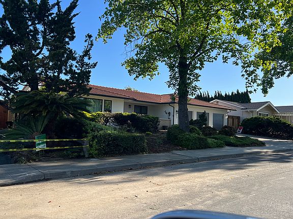 2nd image of 572 Utica Dr