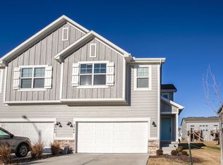 3744 SW Maryville Pl, Lees Summit, MO 64082