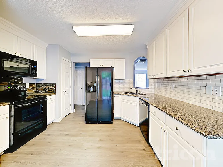 1008 Crowders Woods Dr — Photo 23