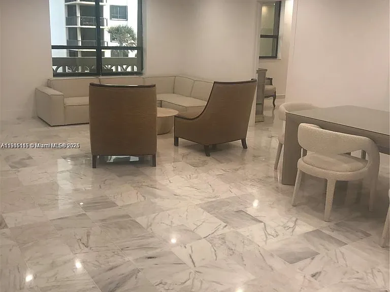 10185 Collins Ave #516 — Photo 3
