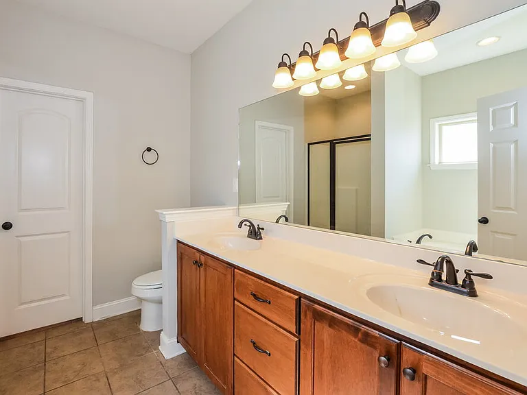2647 Champion Hills Dr — Photo 13