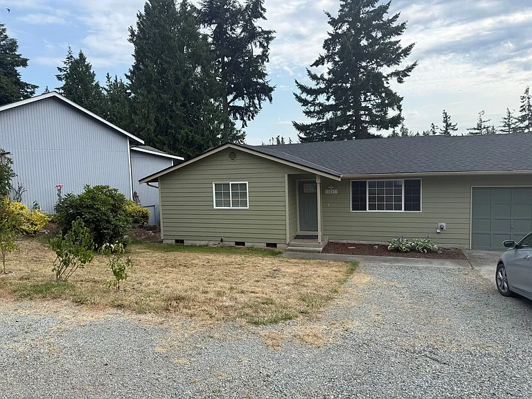 1871 Lake Dr — Photo 3