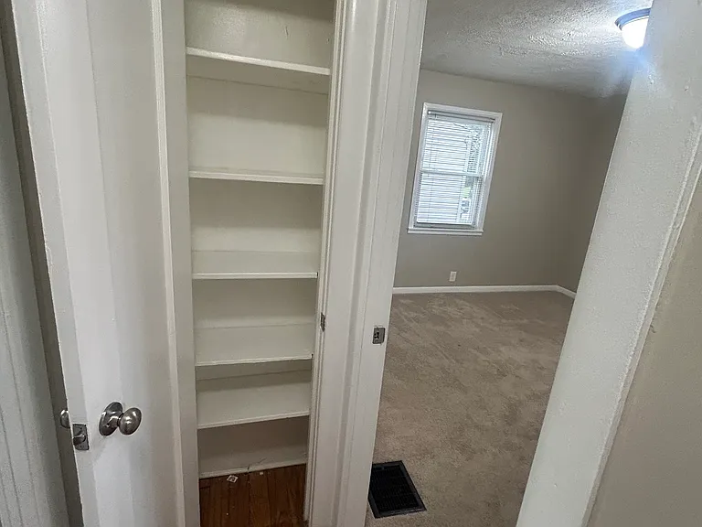 6423 Mayflower Ave — Photo 9