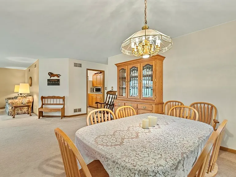 1248 S Lawler Ave — Photo 8