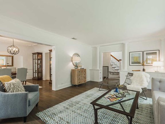 5th image of 1115 E Lexington Blvd