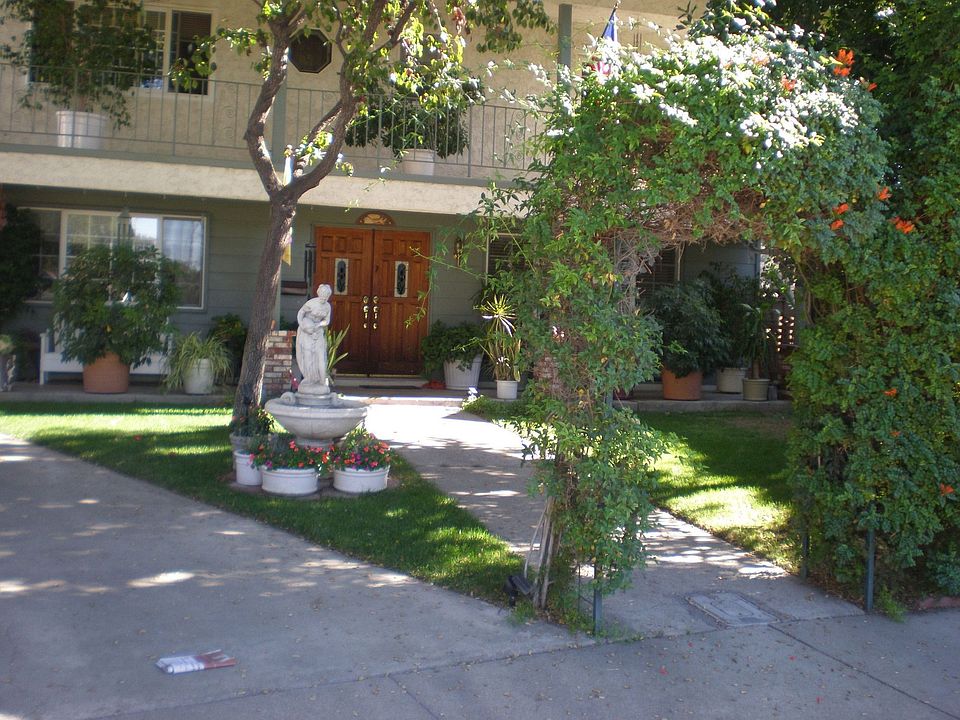 1772 La Mesa Oaks Dr.