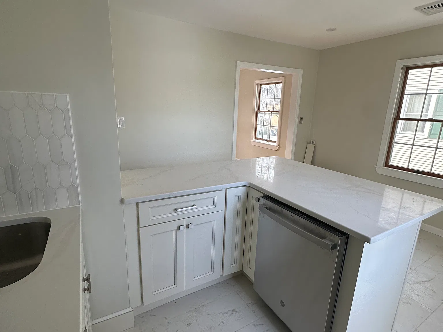 2 bed, $2,400 — Photo 3