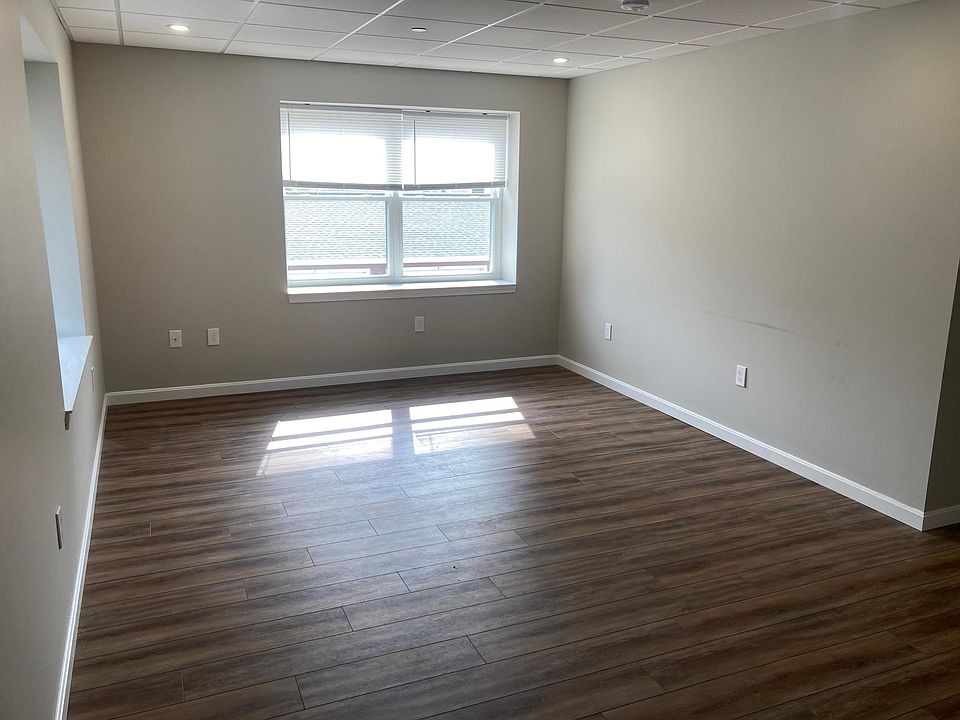 2nd image of 111 Church St #8
