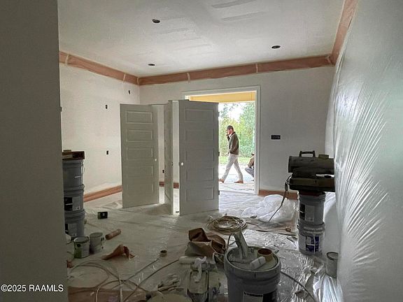 3rd image of 204 Manor House Ln