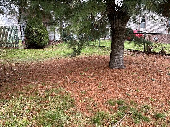 3rd image of 802 Wallis Ave