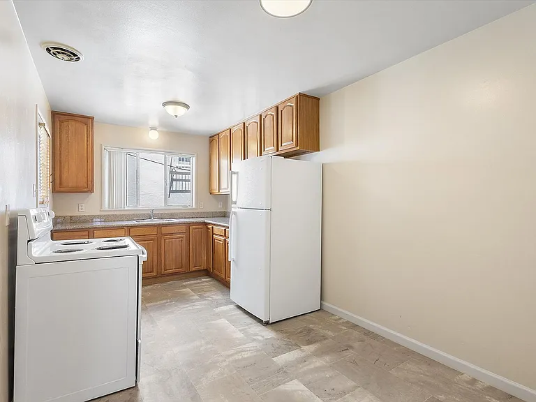 643 Beacon St #2 - 1 bedroom | 1 bath — Photo 6