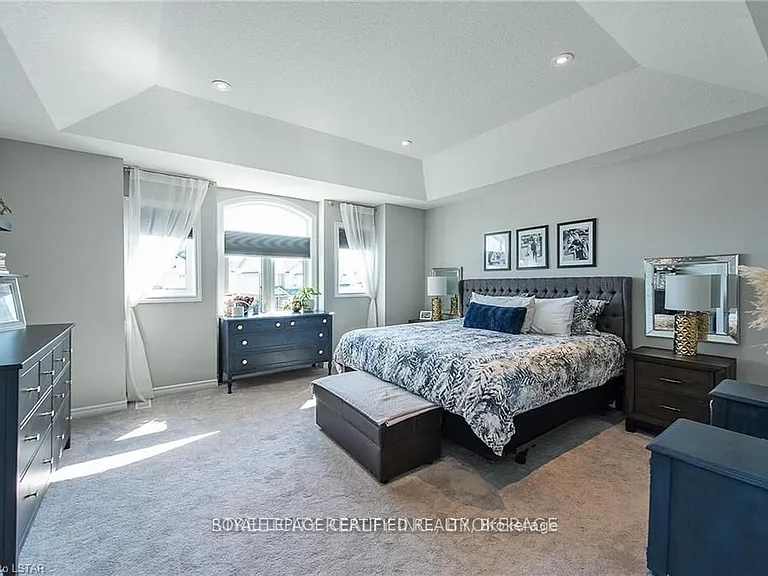 940 Reeves Ave — Photo 23