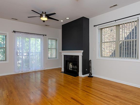 2nd image of 4741 S Langley Ave APT 2N