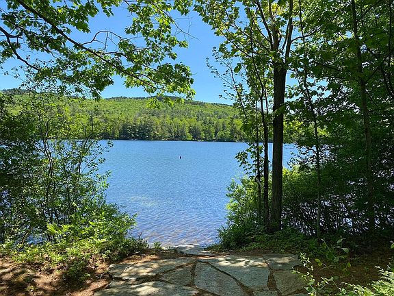 2nd image of 150 Woodcrest Rd