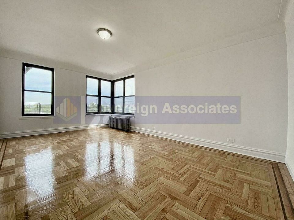 1st image of 2928 Jerome Ave #44