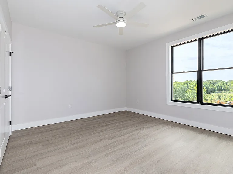 115 Center St #1410 — Photo 4
