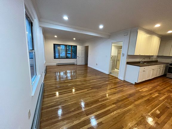 5th image of 2038 Dorchester Ave