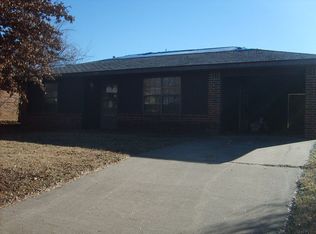 2129 Surrey Ln, Ada, OK 74820