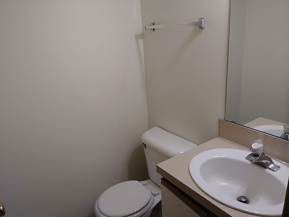 Guest bath on 1st Floor
