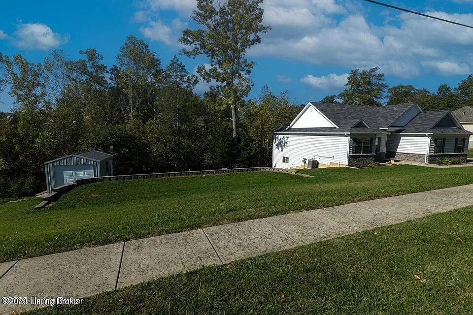 4 bed, 3.0 bath, 2656 sqft, $2,600 — Photo 4