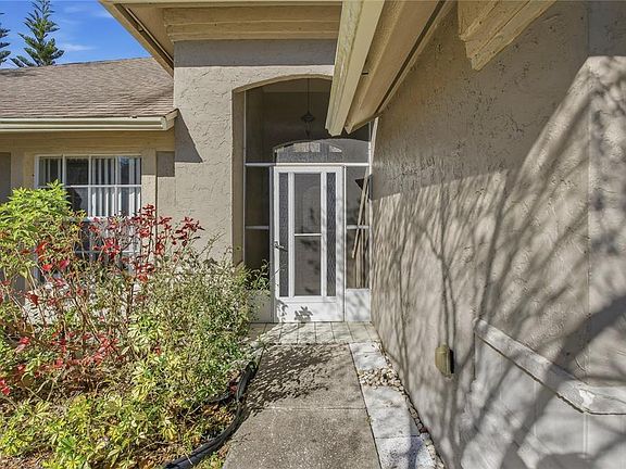 3rd image of 4874 Mill Run Dr