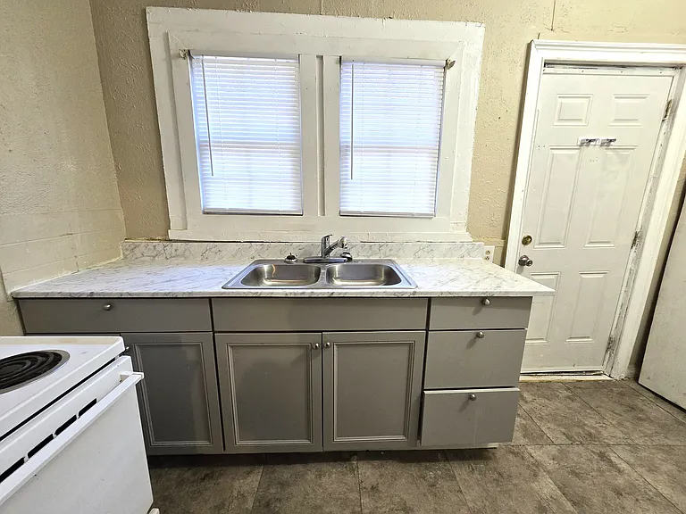 3943 Blossfield Ave — Photo 6