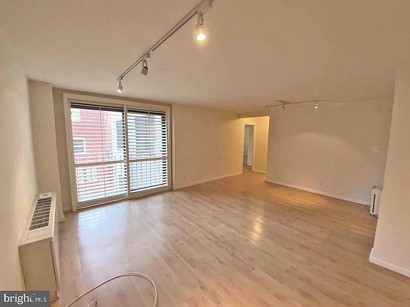 2nd image of 1601 18th St NW APT 406