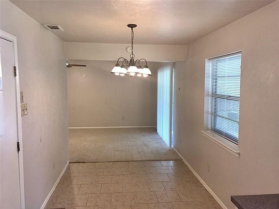 3rd image of 654 Bentwood Dr